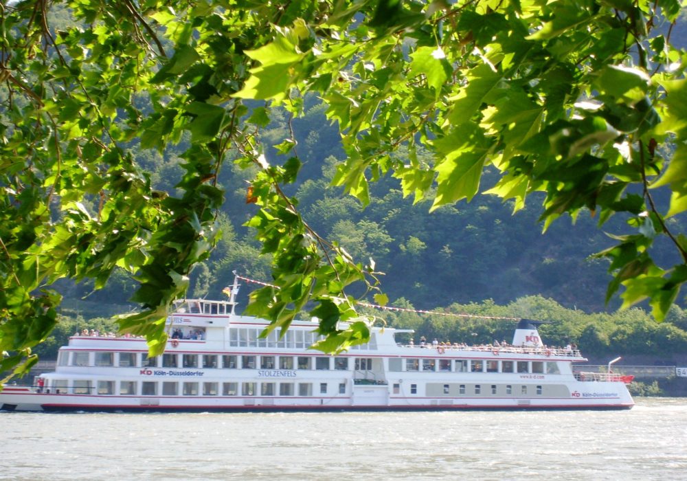 rauf auf`s Schiff – eine Rheinfahrt in den Neunzigern